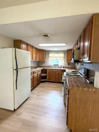 $79,900 | 16232 Martin Drive, Eminence, MO 65588