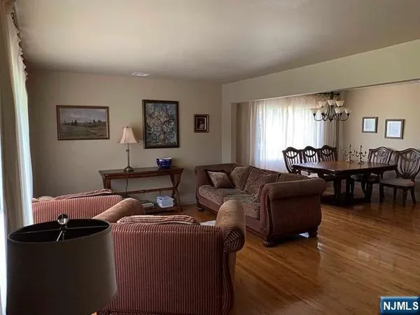 $4,800 | 126 Hawthorne Avenue, Park Ridge, NJ 07656