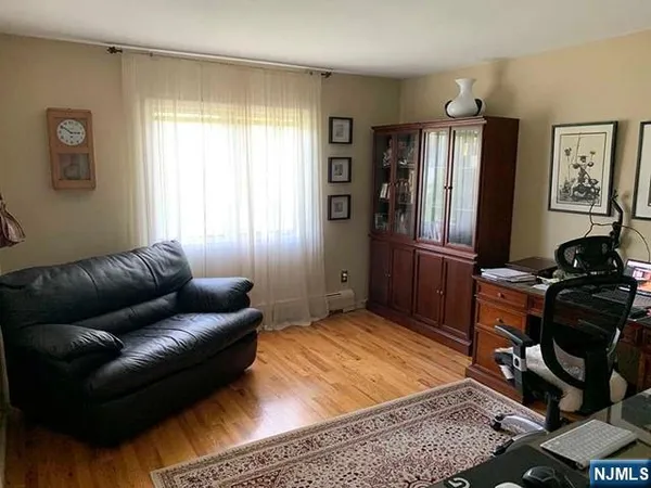 $4,800 | 126 Hawthorne Avenue, Park Ridge, NJ 07656