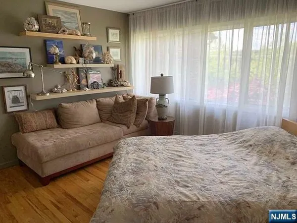 $4,800 | 126 Hawthorne Avenue, Park Ridge, NJ 07656