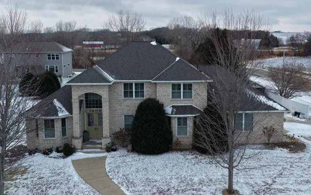 $600,000 | 1808 3rd Street Northeast, Willmar, MN 56201