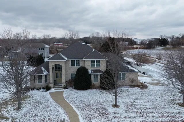 $600,000 | 1808 3rd Street Northeast, Willmar, MN 56201