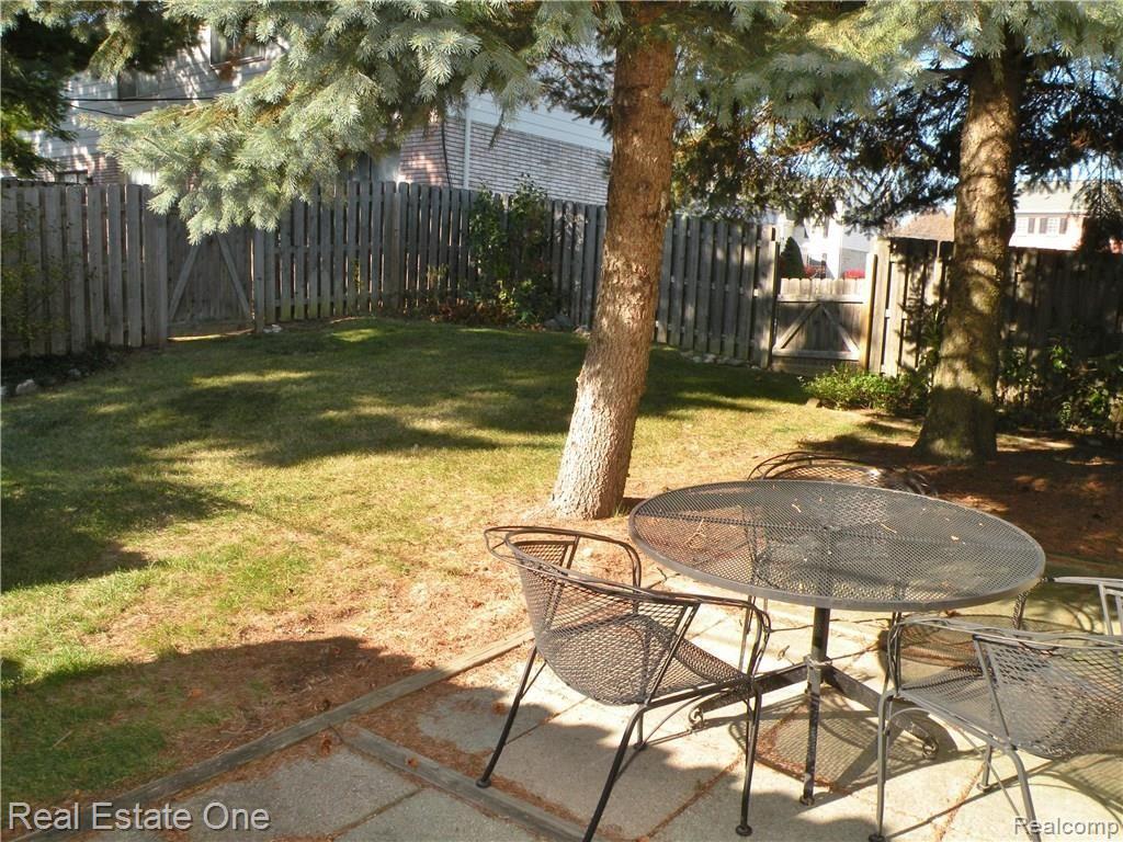 74 Longford Drive, Unit 45 Rochester, MI 48309 - Photo 17 of 30 DSCN1513.JPG