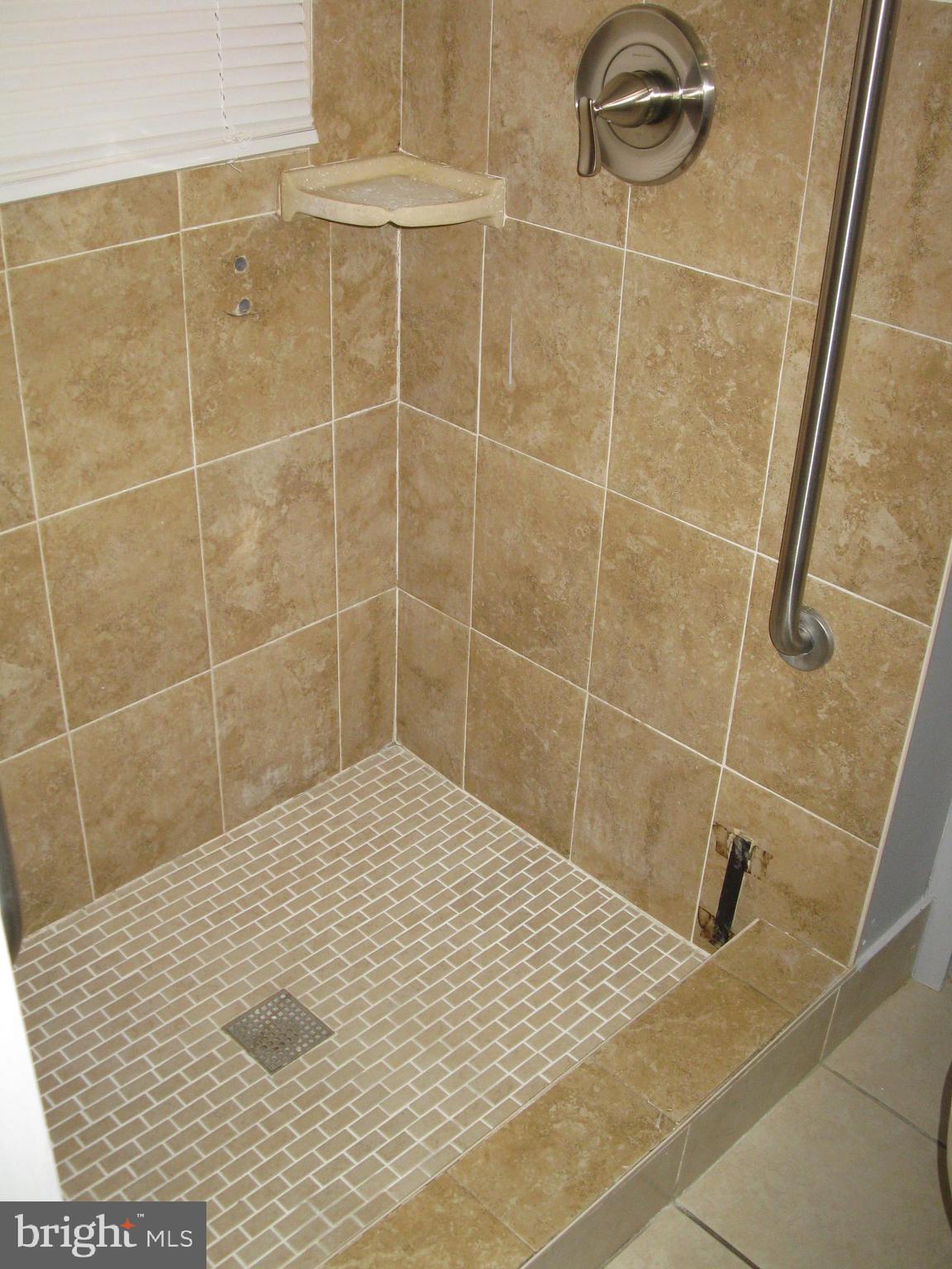 45 R Street Northeast Washington, DC 20002 - Photo 19 of 42 1ST FLOOR SHOWER