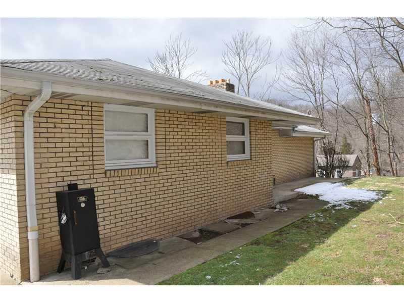 105 Oakhurst Road Pittsburgh, PA 15215 - Photo 12 of 12 Exterior Back. Level yard.Great space for porch/patio