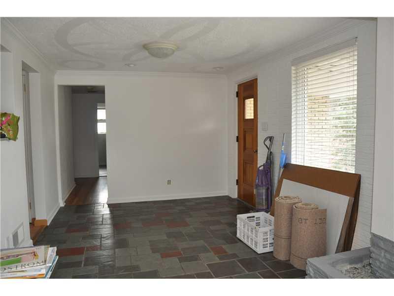 105 Oakhurst Road Pittsburgh, PA 15215 - Photo 3 of 12 Entry/Foyer. This entry opens to all the rooms