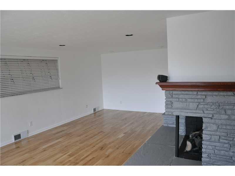 105 Oakhurst Road Pittsburgh, PA 15215 - Photo 5 of 12 Living Room. Spacious area for all your furniture