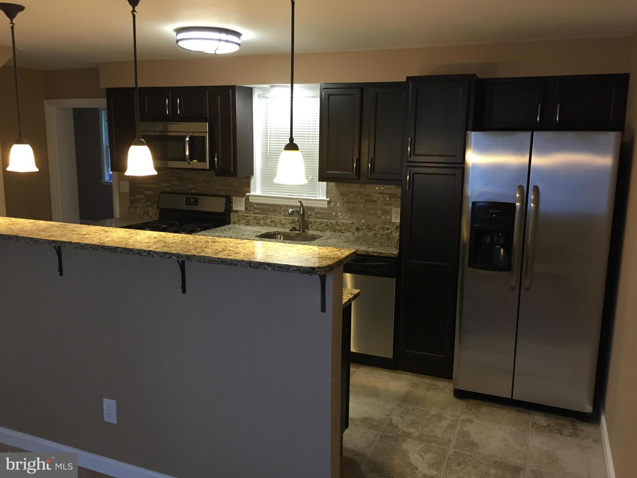 5030 West Hills Road Baltimore, MD 21229 - Photo 1 of 29 Kitchen