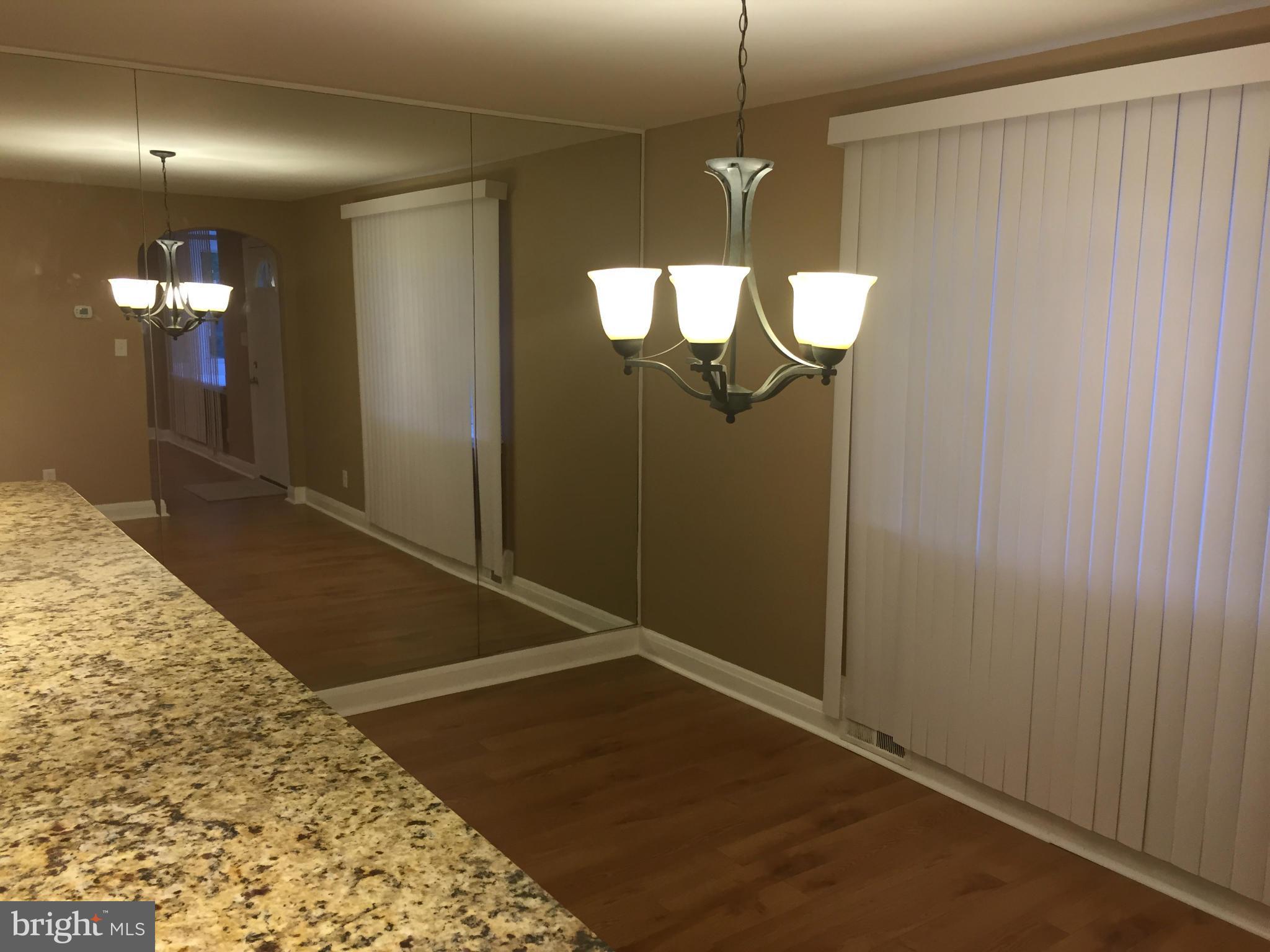 5030 West Hills Road Baltimore, MD 21229 - Photo 11 of 29 Dining Room