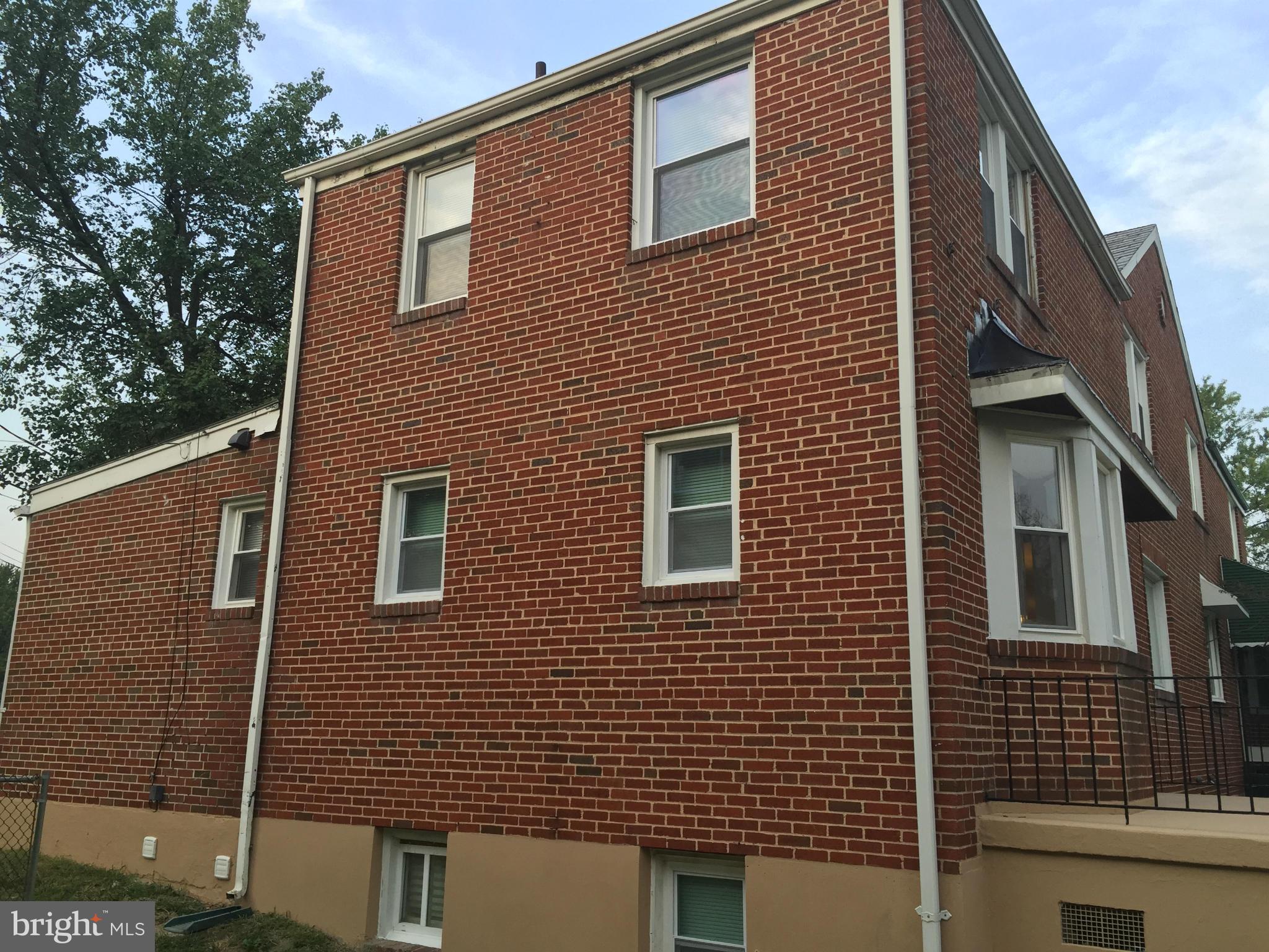 5030 West Hills Road Baltimore, MD 21229 - Photo 4 of 29 Exterior (General)