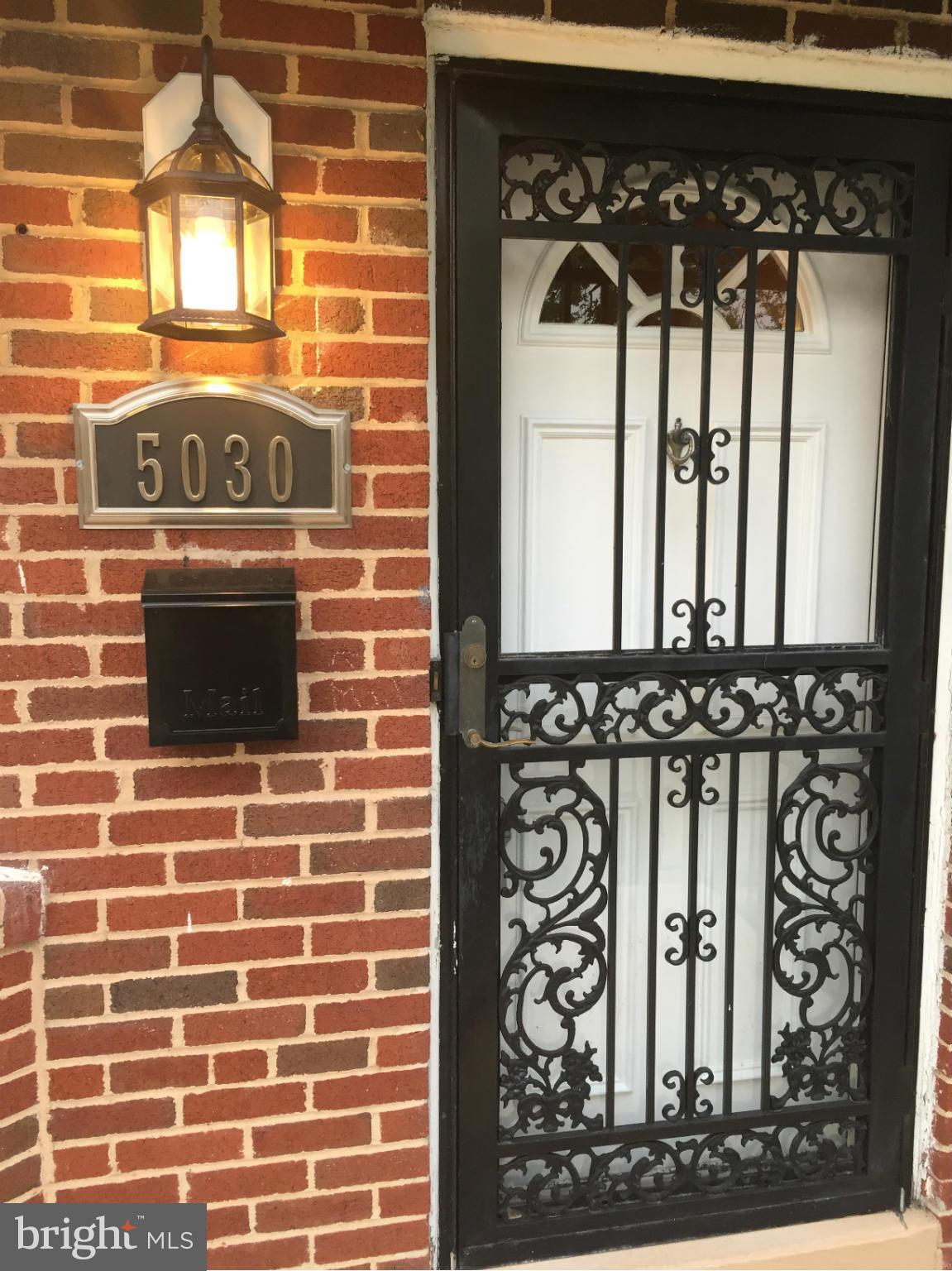5030 West Hills Road Baltimore, MD 21229 - Photo 5 of 29 Exterior (Front)