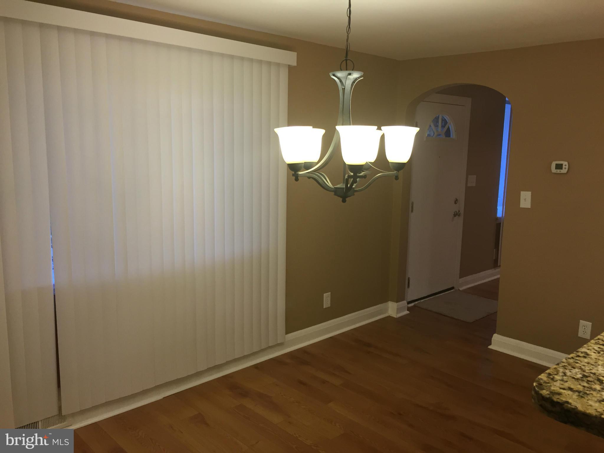 5030 West Hills Road Baltimore, MD 21229 - Photo 10 of 29 Dining Room