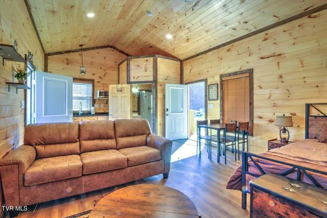 $329,900 | 181 Tn-32 Highway, Cosby, TN 37722