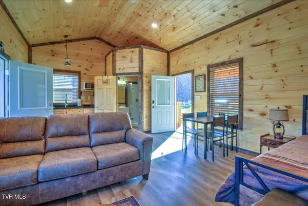 $298,900 | 181 Tn-32 Highway, Cosby, TN 37722