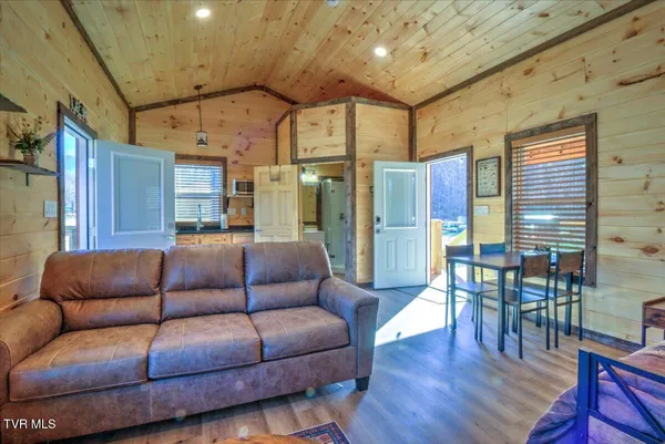 $298,900 | 181 Tn-32 Highway, Cosby, TN 37722