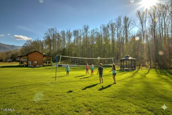 $298,900 | 181 Tn-32 Highway, Cosby, TN 37722