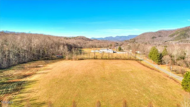 $329,900 | 181 Tn-32 Highway, Cosby, TN 37722