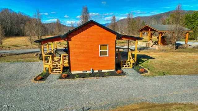 $329,900 | 181 Tn-32 Highway, Cosby, TN 37722