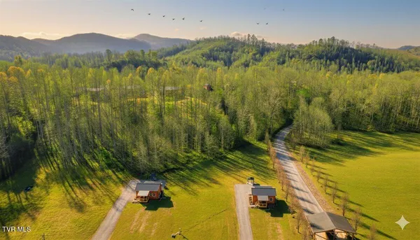 $298,900 | 181 Tn-32 Highway, Cosby, TN 37722