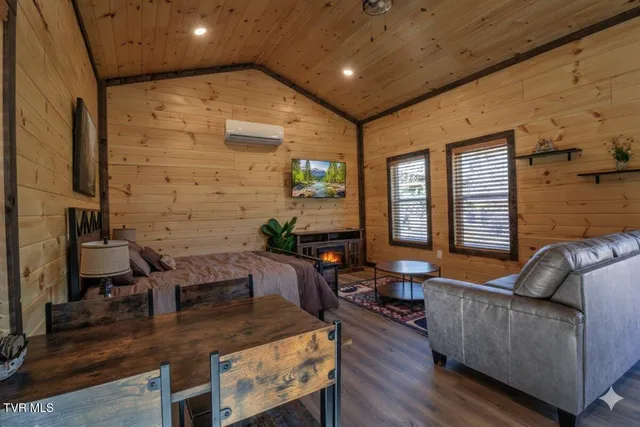 $329,900 | 181 Tn-32 Highway, Cosby, TN 37722