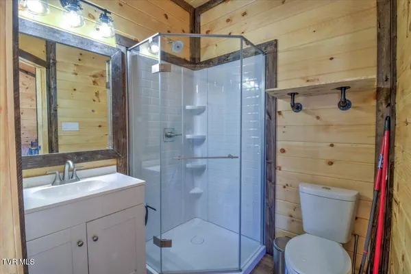 $298,900 | 181 Tn-32 Highway, Cosby, TN 37722