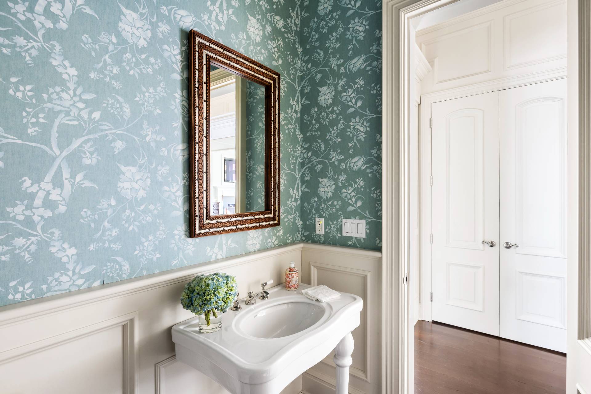 58 Wainscott Stone Road Wainscott, NY 11975 - Photo 22 of 48 a bathroom with a sink and a bathtub