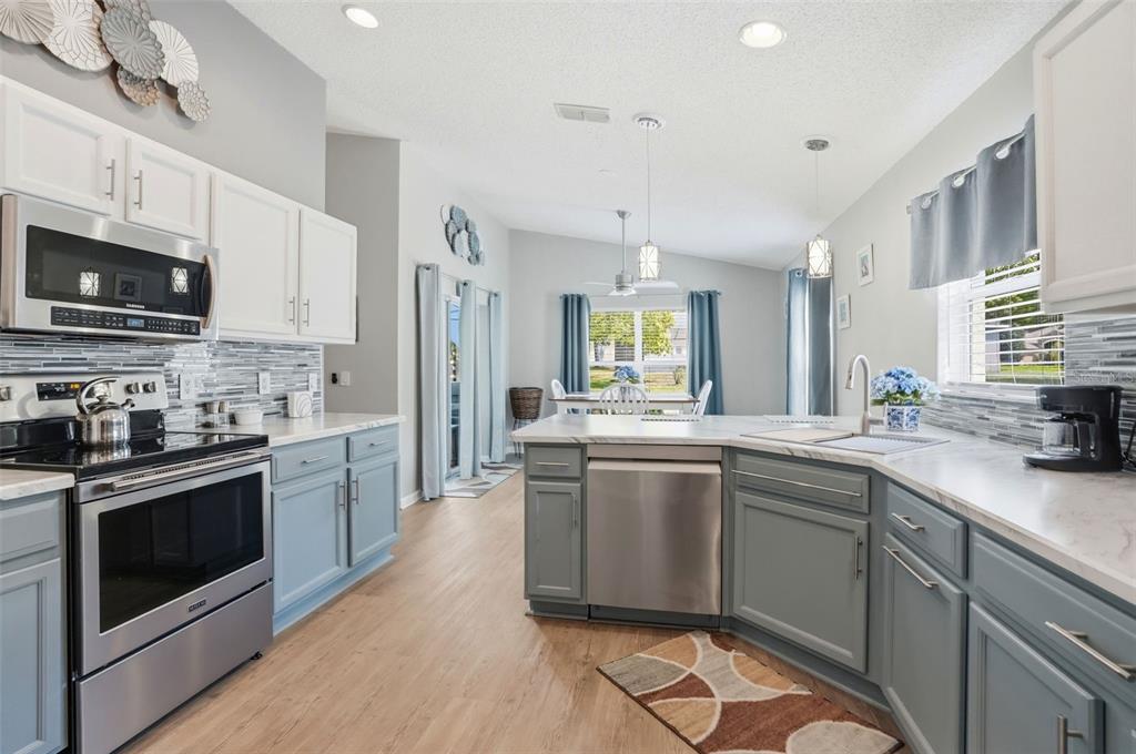 314 McIntosh Court Spring Hill, FL 34609 - Photo 6 of 49