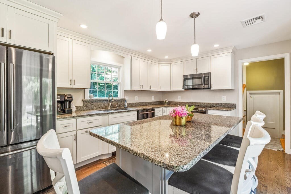 308 Middleton Road Boxford, MA 01921 - Photo 6 of 31 Gallery Image 6