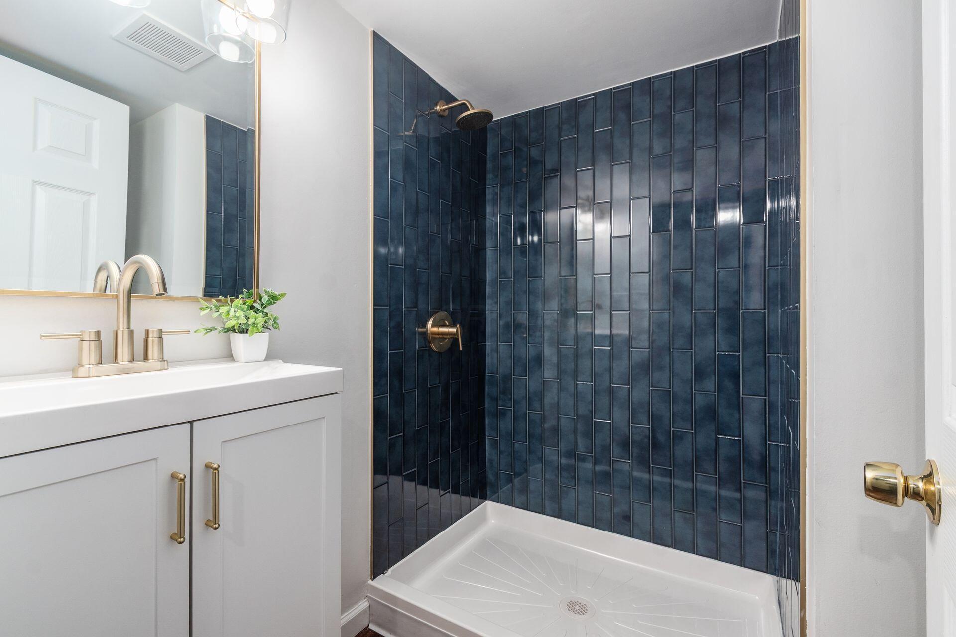 348 Acton Road Columbus, OH 43214 - Photo 28 of 38 Full Bath Lower Level