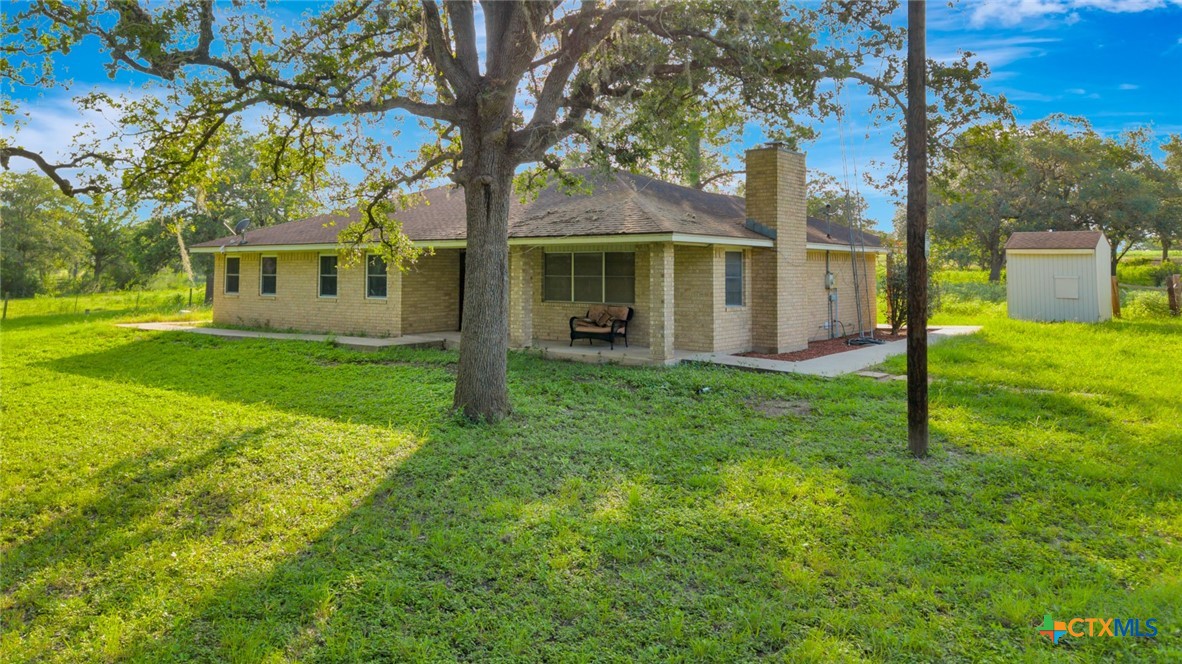 175 Albrecht Road Victoria, TX 77905 - Photo 4 of 47