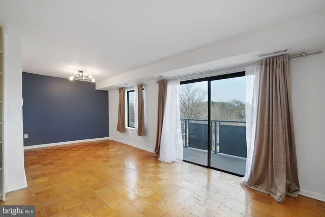 a view of livingroom with an empty space