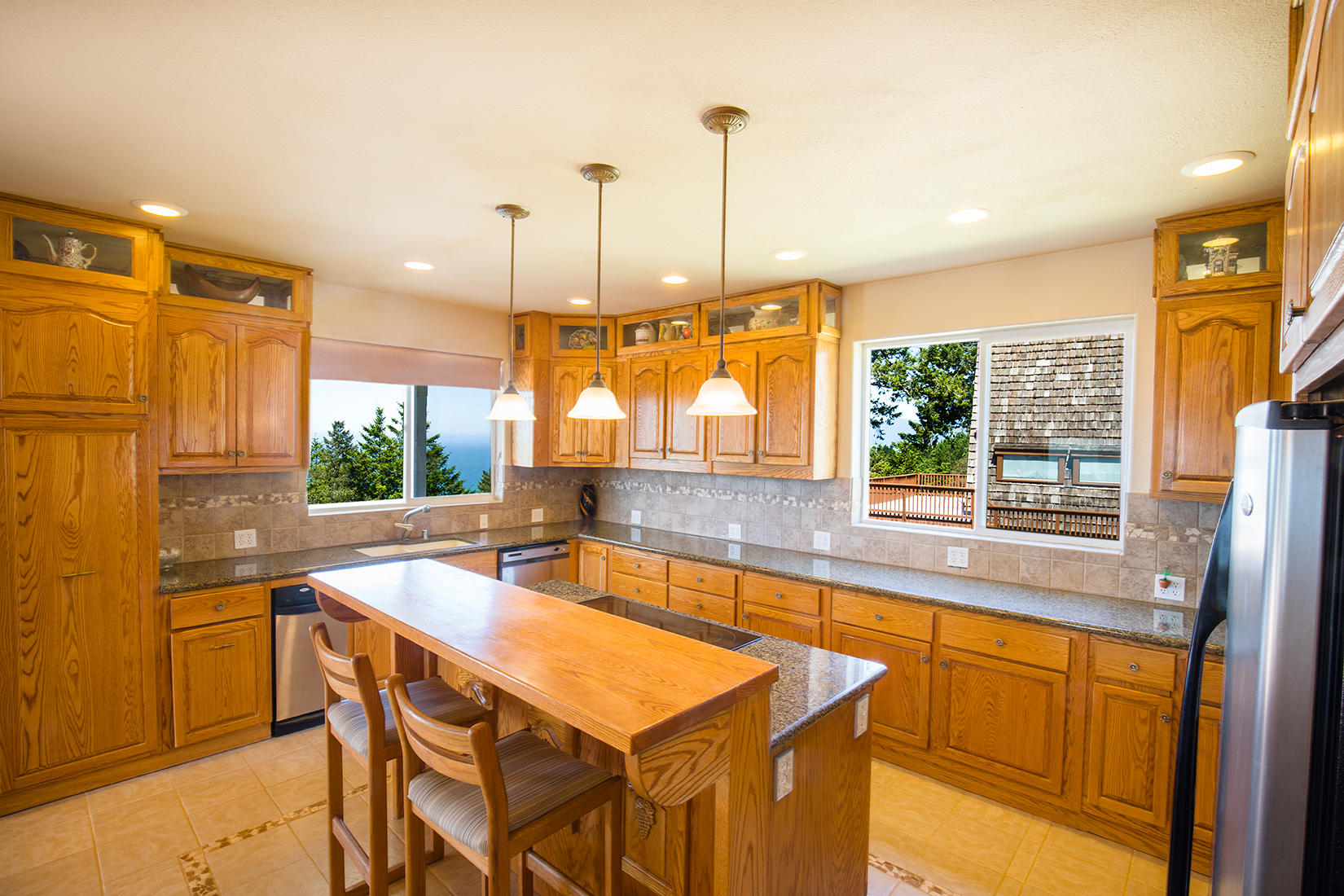 214 Parkview Road Whitethorn, CA 95589 - Photo 4 of 20
