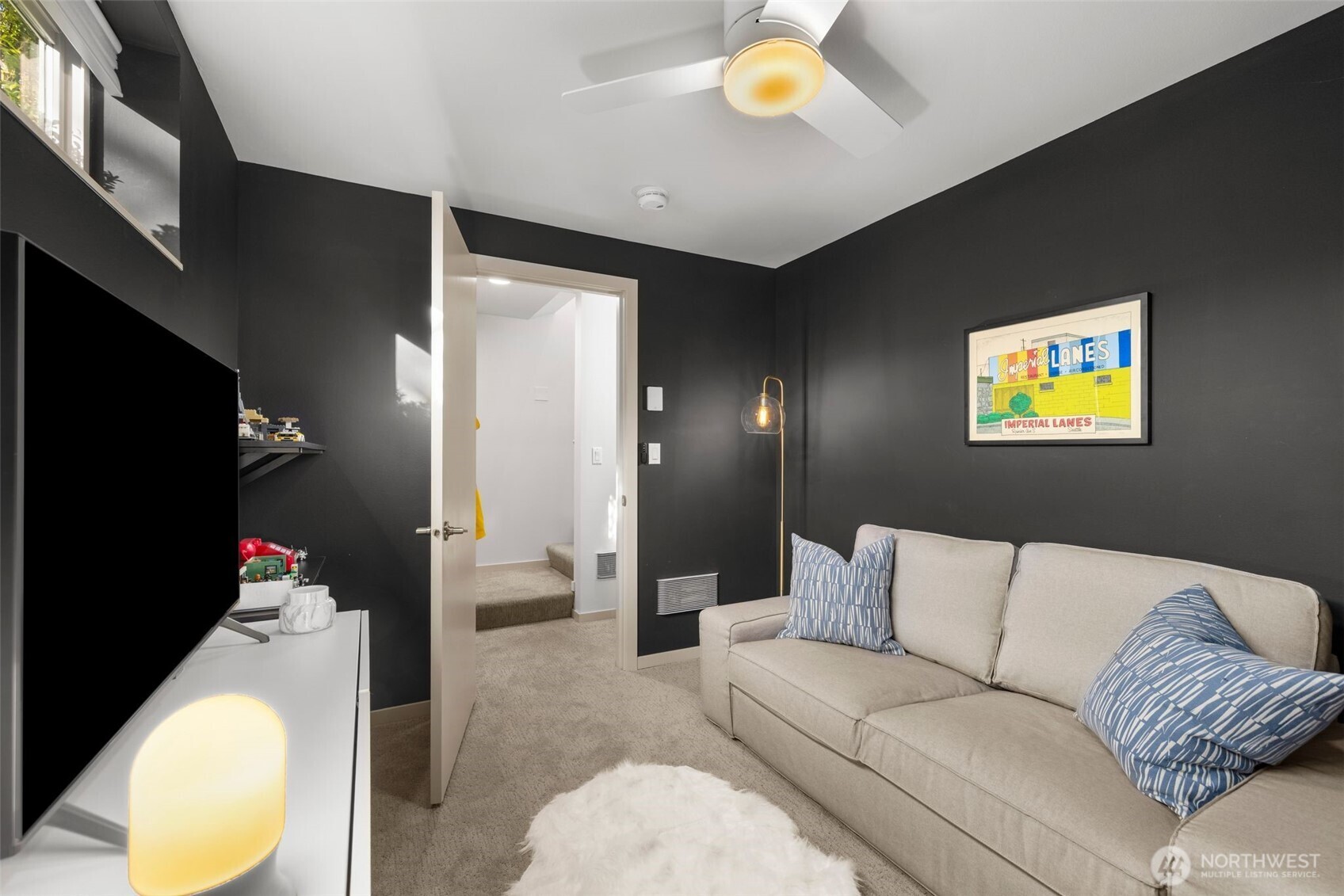 2422 55th Avenue Southwest Seattle, WA 98116 - Photo 17 of 40