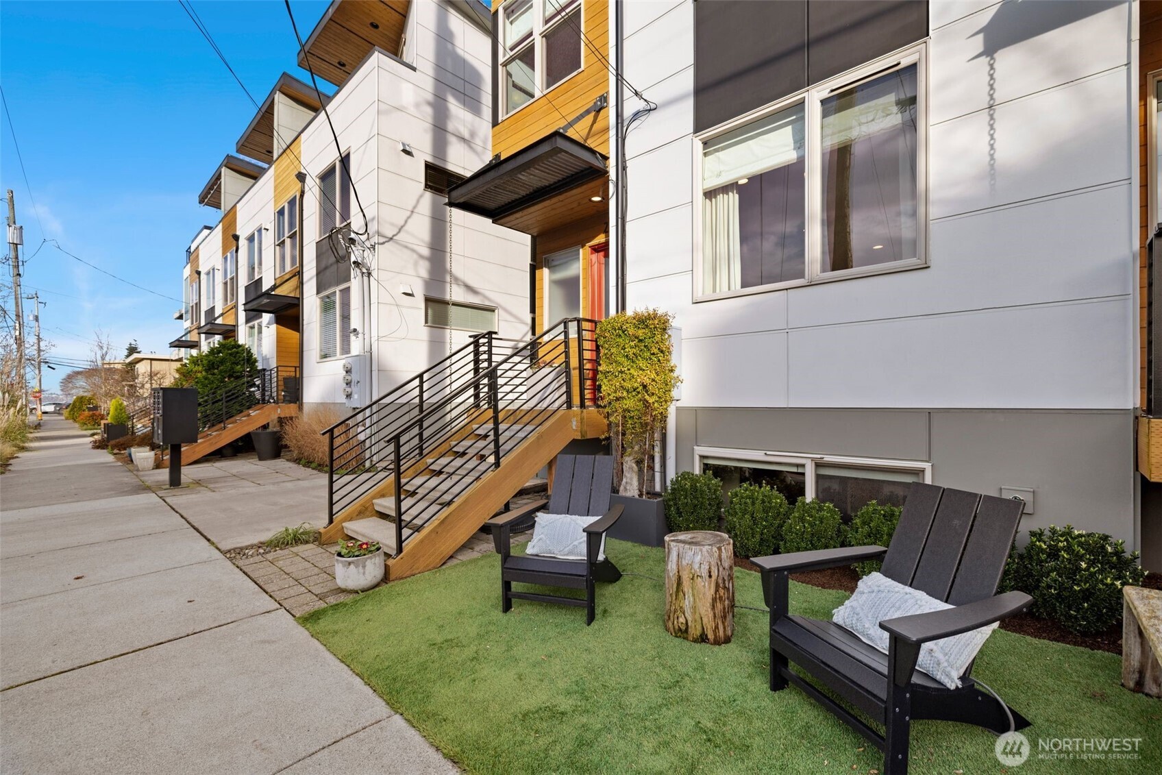 2422 55th Avenue Southwest Seattle, WA 98116 - Photo 3 of 40