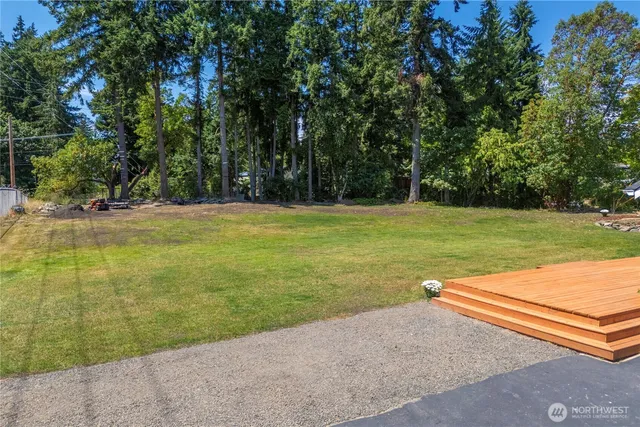 a view of a tennis court