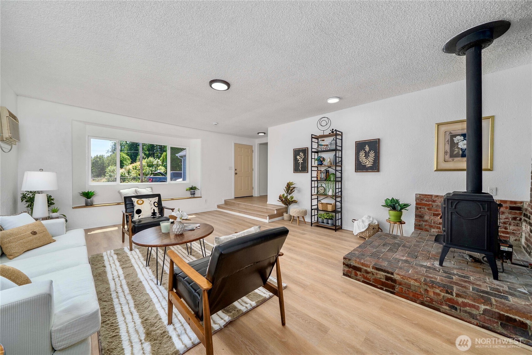 1922 Fir Street Keyport, WA 98345 - Photo 9 of 40