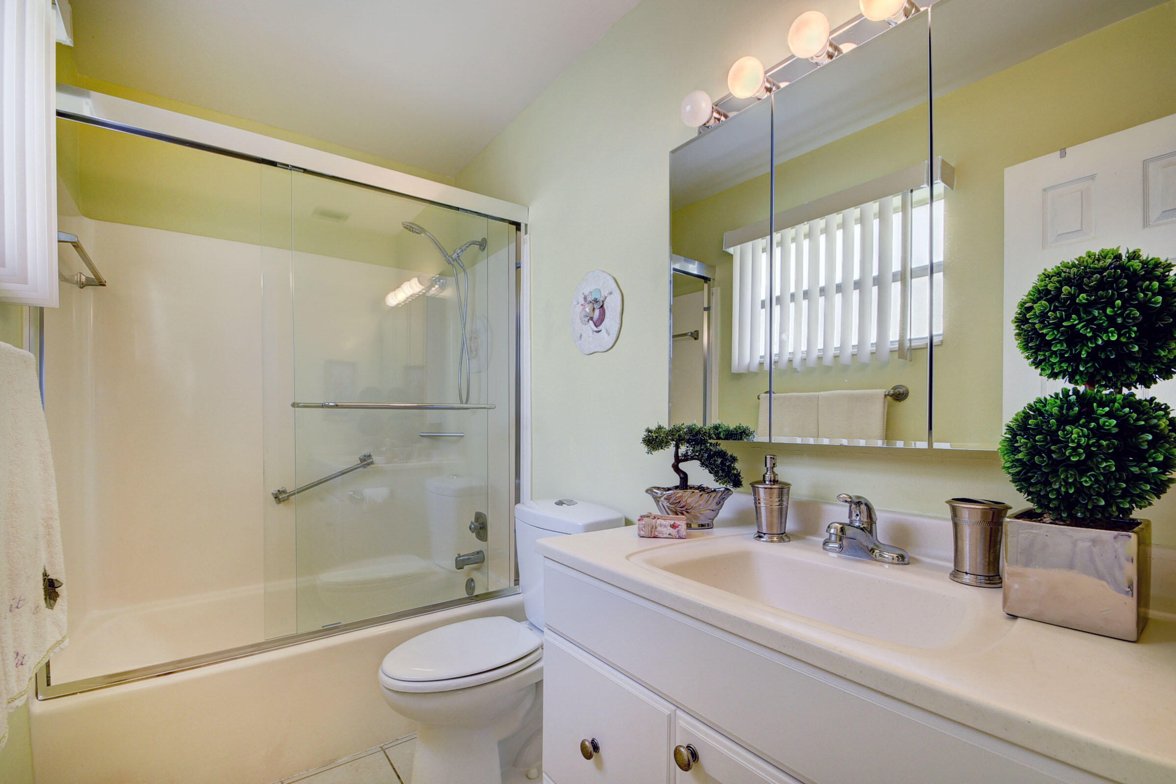 219 Lake Meryl Drive West Palm Beach, FL 33411 - Photo 13 of 81 219 Lake Meryl Drive (9)