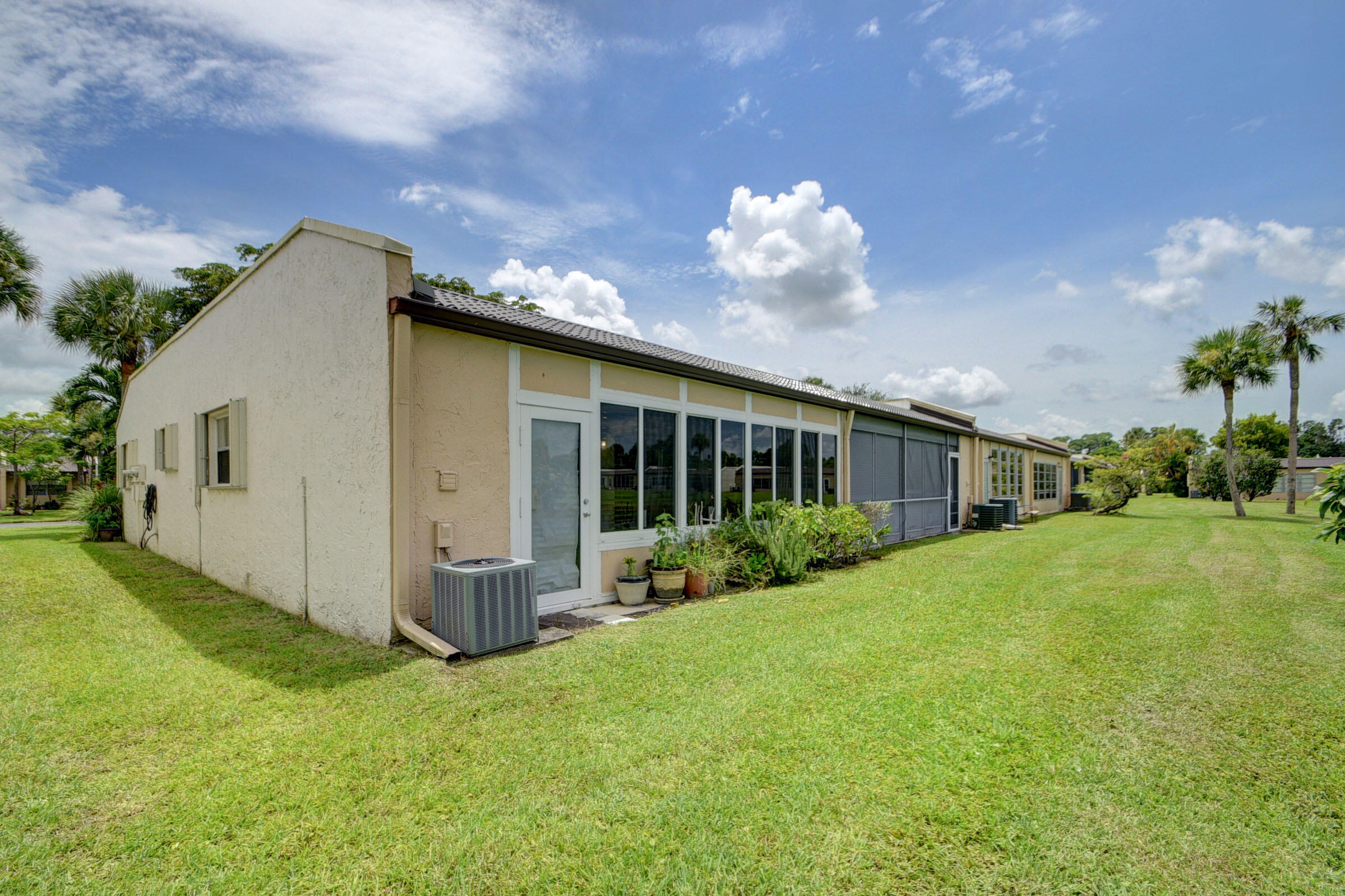 219 Lake Meryl Drive West Palm Beach, FL 33411 - Photo 31 of 81 219 Lake Meryl Drive (31)
