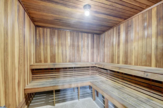 $1,900 | 219 Lake Meryl Drive, West Palm Beach, FL 33411