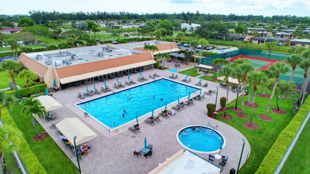 $1,900 | 219 Lake Meryl Drive, West Palm Beach, FL 33411