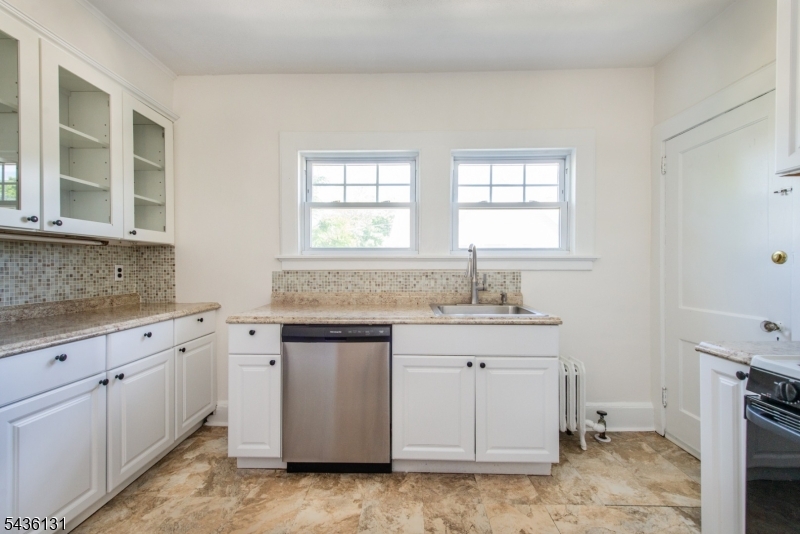422 Valley Road, Unit 2 Montclair, NJ 07043 - Photo 14 of 23