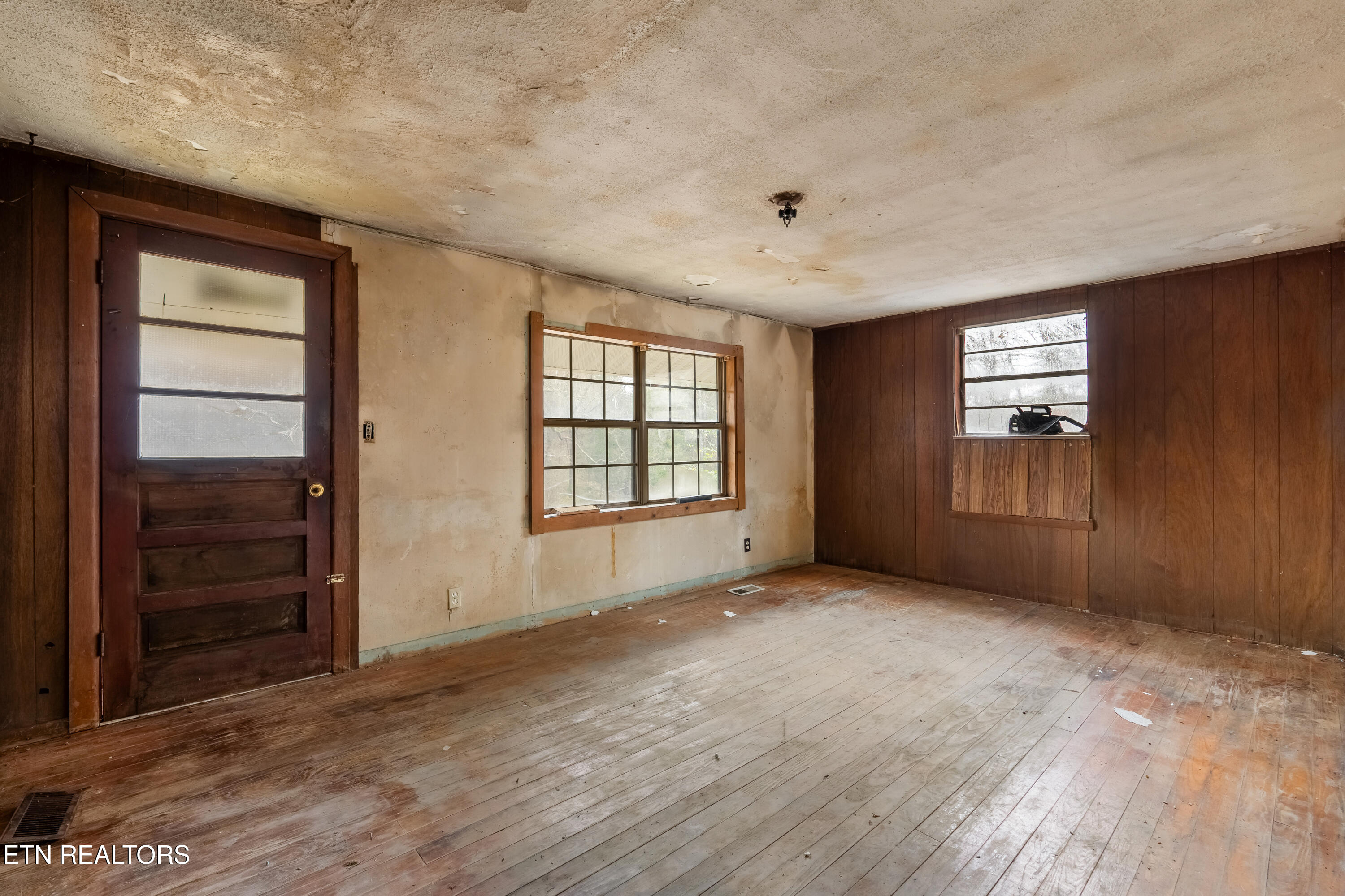 470 Riden Road Greenback, TN 37742 - Photo 11 of 25 DSC07585-HDR