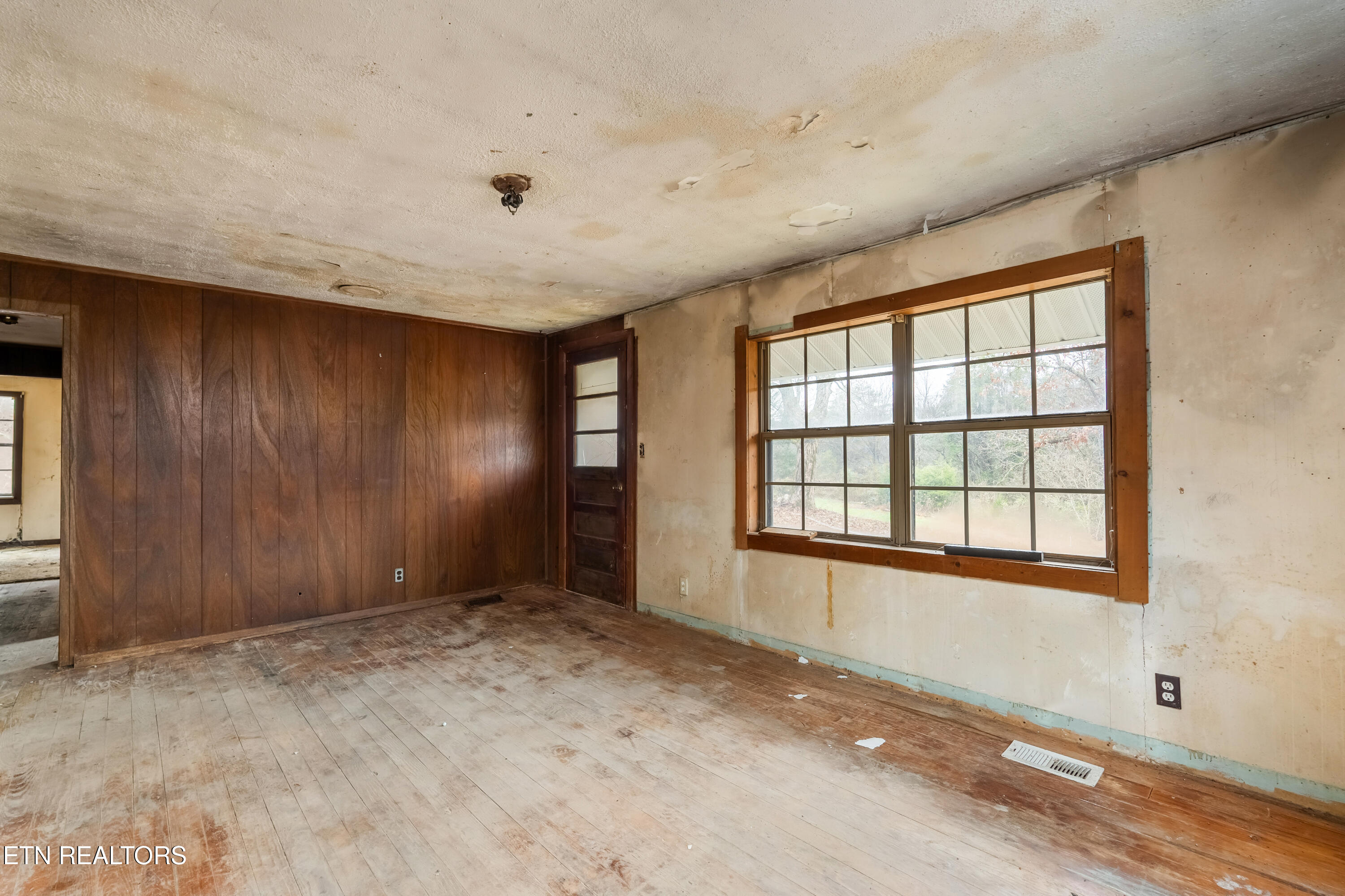 470 Riden Road Greenback, TN 37742 - Photo 14 of 25 DSC07605-HDR