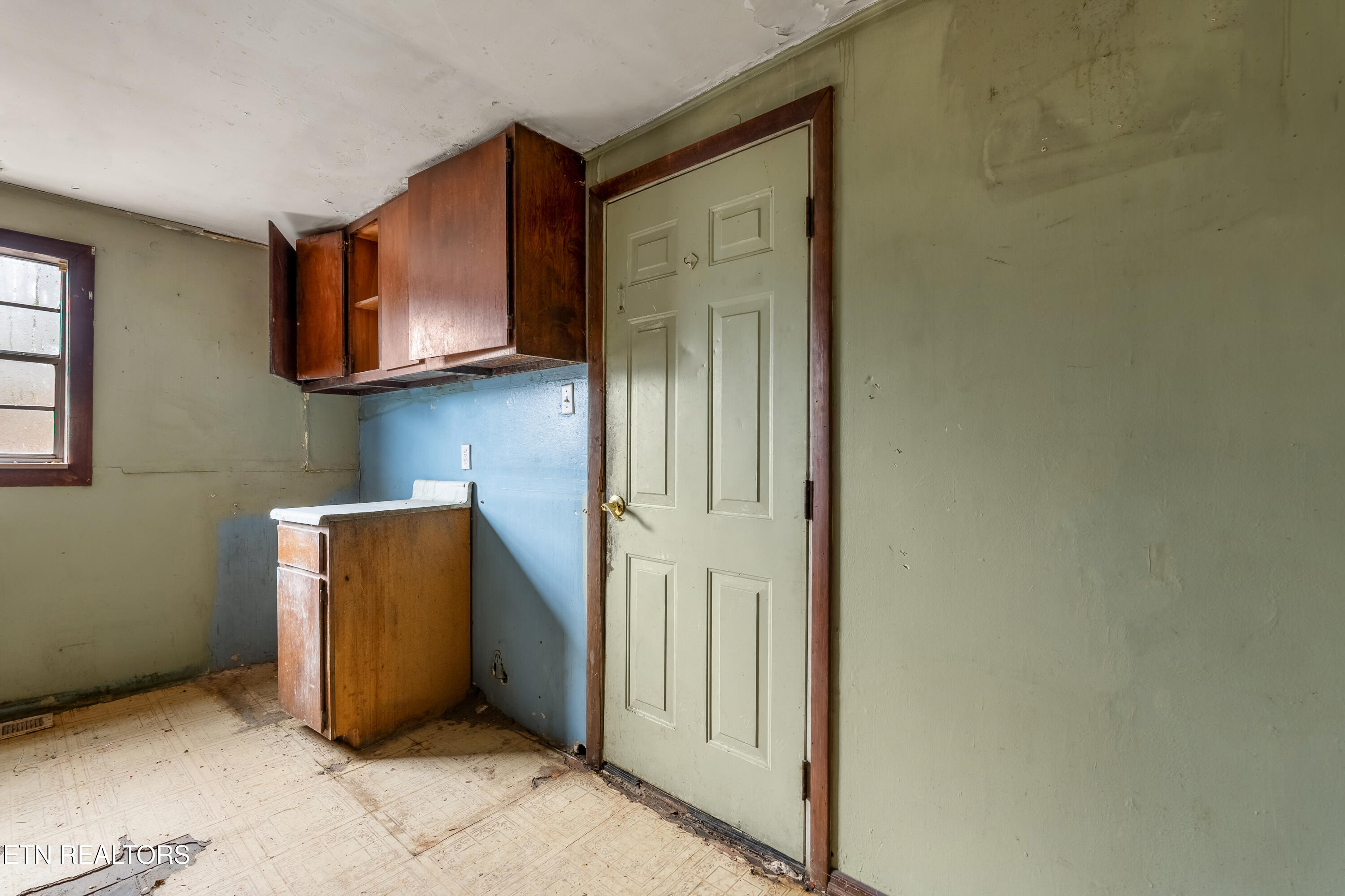 470 Riden Road Greenback, TN 37742 - Photo 6 of 25 DSC07565-HDR