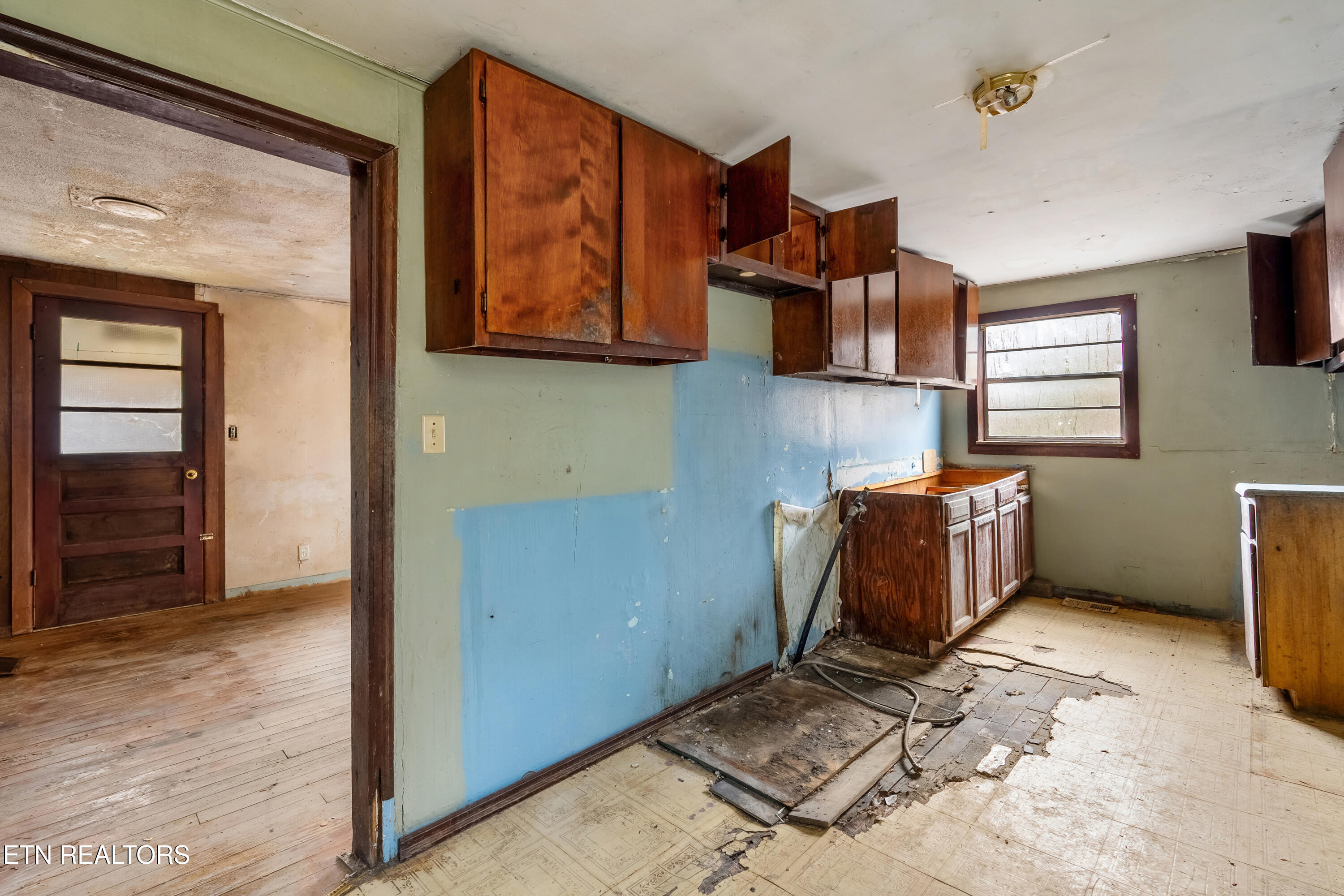 470 Riden Road Greenback, TN 37742 - Photo 8 of 25 DSC07570-HDR