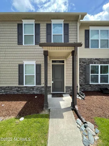 $1,350 | 404 Sullivan Loop Road, Midway Park, NC 28544