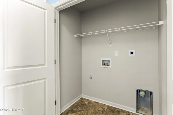 $1,250 | 404 Sullivan Loop Road, Midway Park, NC 28544