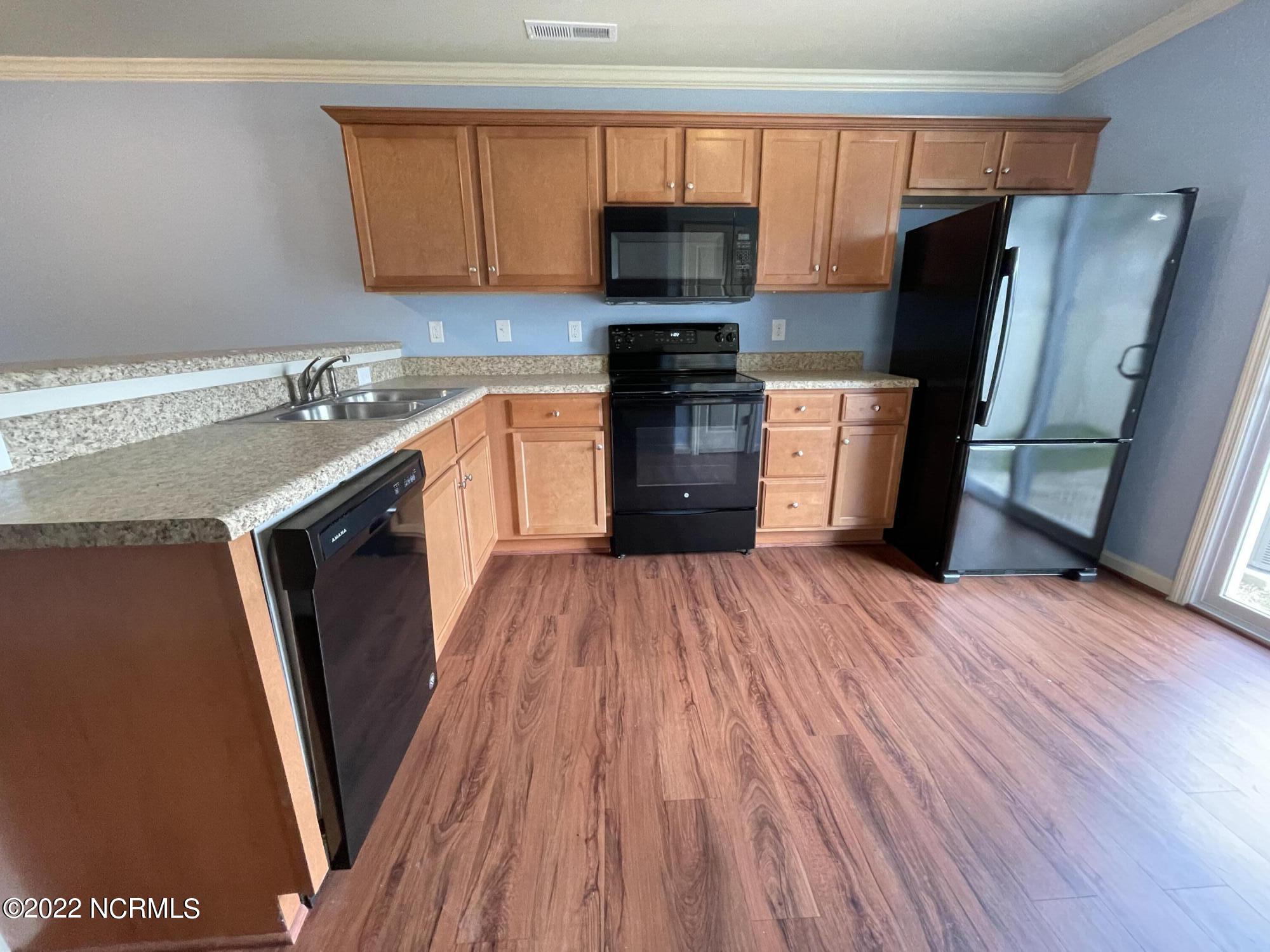 404 Sullivan Loop Road Midway Park, NC 28544 - Photo 4 of 15 IMG_1223