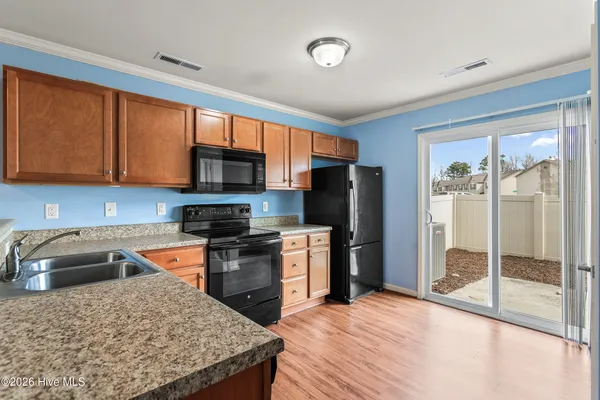 $1,250 | 404 Sullivan Loop Road, Midway Park, NC 28544