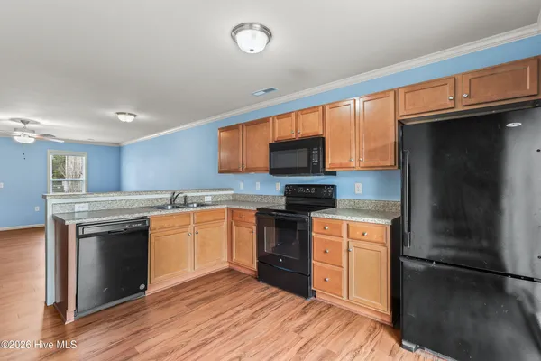 $1,250 | 404 Sullivan Loop Road, Midway Park, NC 28544